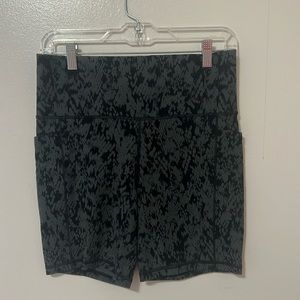Athleta 7 inch bike shorts. Size L.